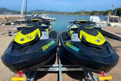 Motos de Jetski On Delivery en el puerto