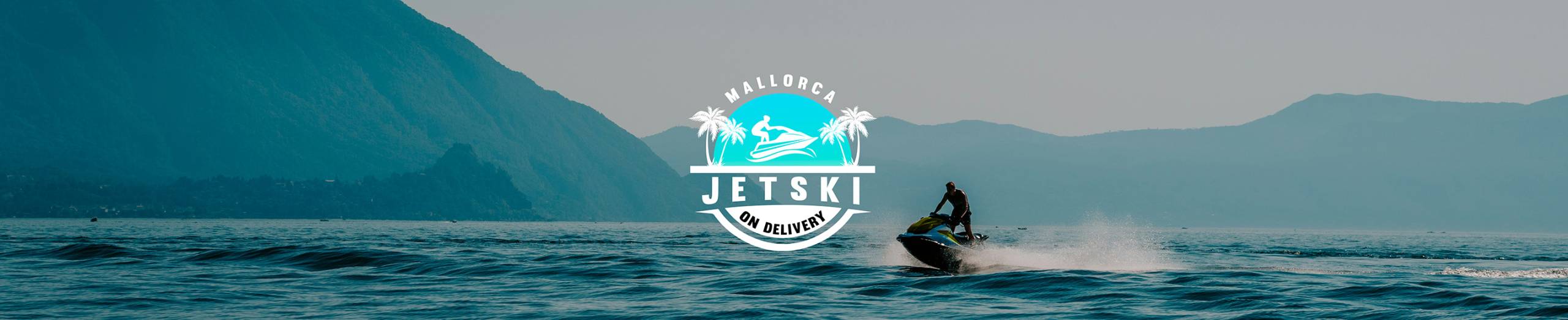 Banner ancho de Jetski on Delivery con logo en el centro y una foto de fondo con un paisaje marítimo con una moto de agua a la derecha